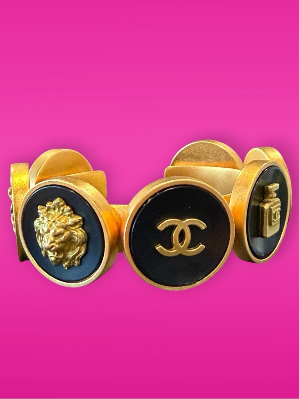 Chanel, Bracelet, "Seven Icon Charm Bracelet", 1995. - Picture 6 of 12